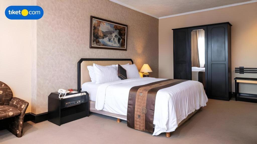 Regent'S Park Hotel Маланг Экстерьер фото