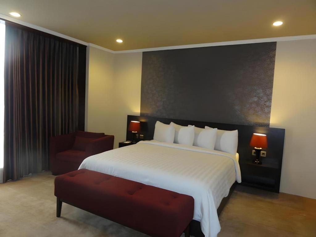 Regent'S Park Hotel Маланг Экстерьер фото