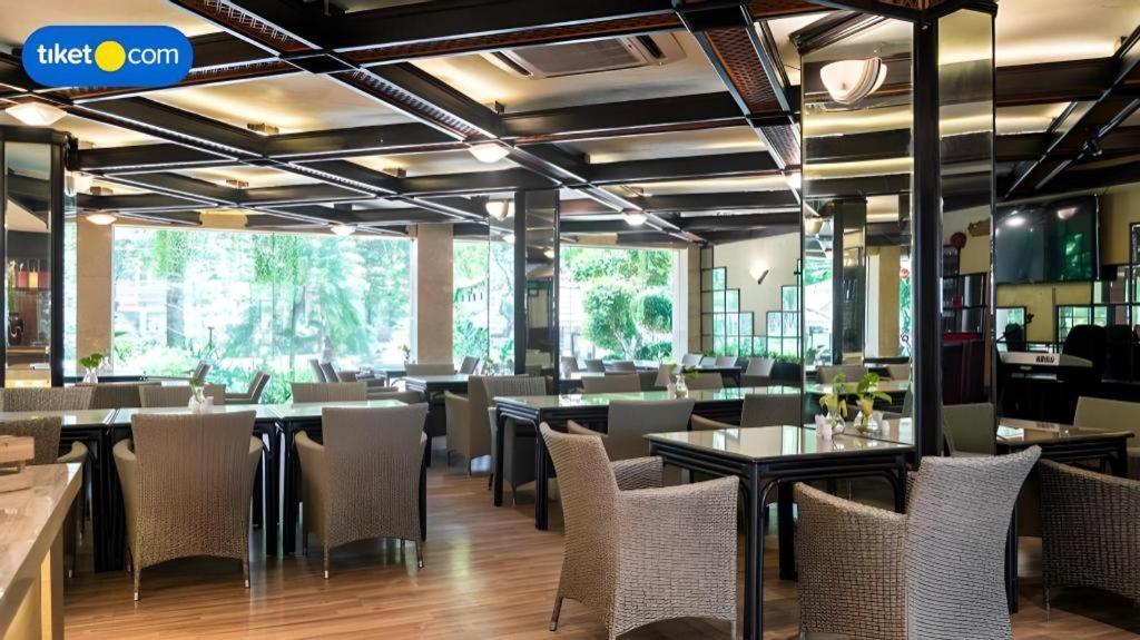 Regent'S Park Hotel Маланг Экстерьер фото