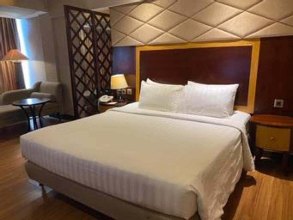 Regent'S Park Hotel Маланг Экстерьер фото
