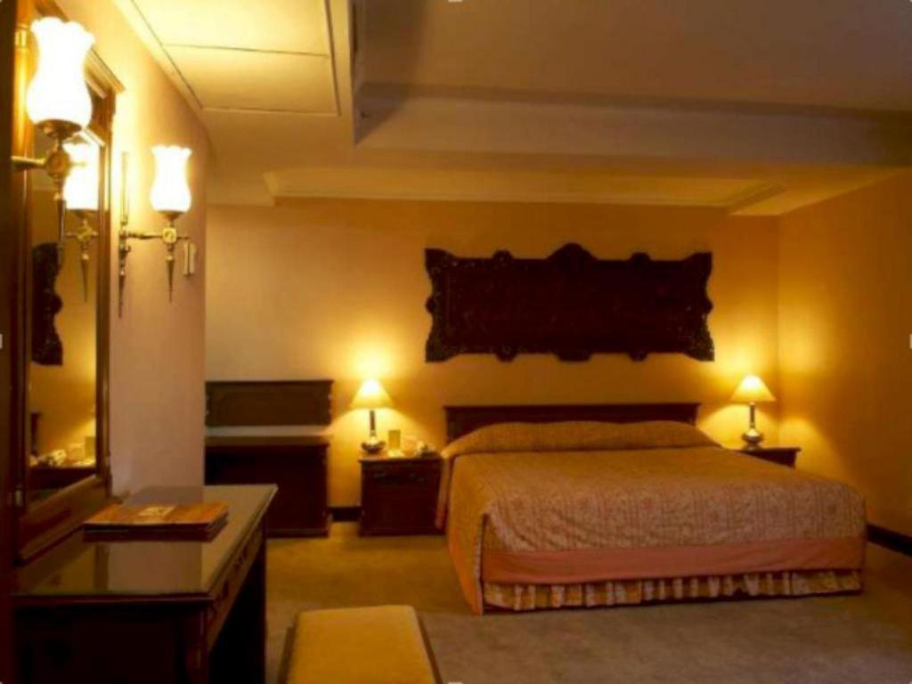 Regent'S Park Hotel Маланг Экстерьер фото