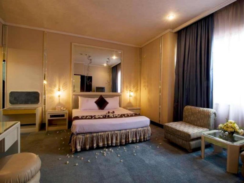 Regent'S Park Hotel Маланг Экстерьер фото