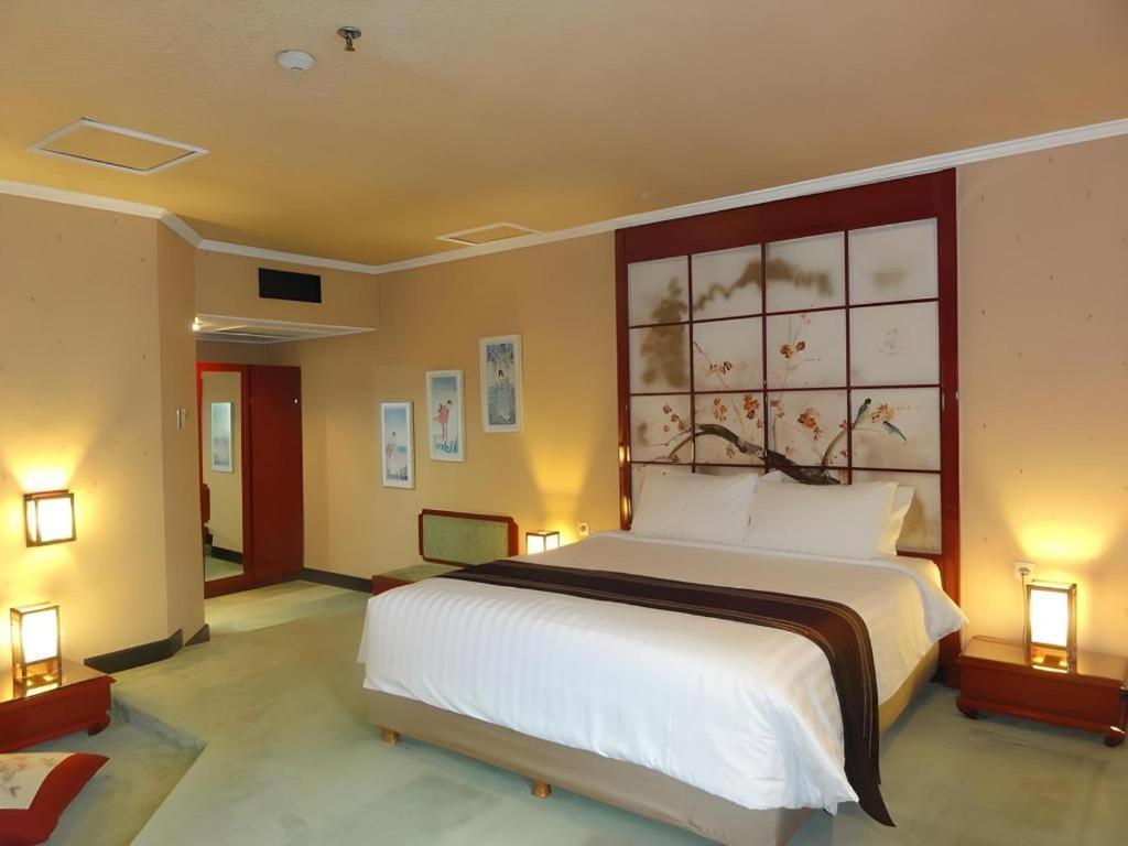Regent'S Park Hotel Маланг Экстерьер фото